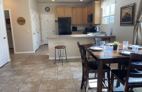 Mesquite Condo | Lucky Seven Oasis by Mesquite Vacation Rentals with Community Pool and $510 in free daily activities