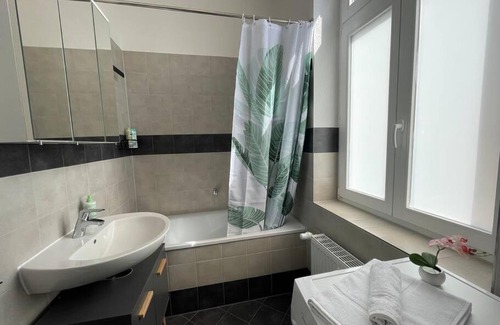 Bahnhofsviertel Apartment | LUCKY STAYS LS12 - Vollausstattung - Zentrum - große Küche - 2 Zimmer - Smart-TV