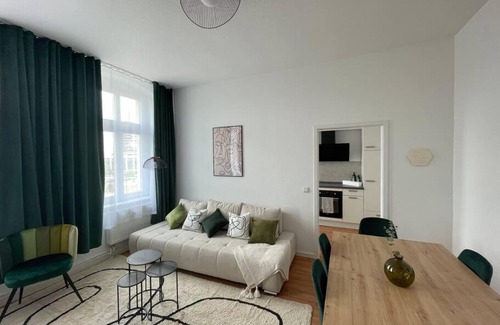 Bahnhofsviertel Apartment | LUCKY STAYS LS12 - Vollausstattung - Zentrum - große Küche - 2 Zimmer - Smart-TV