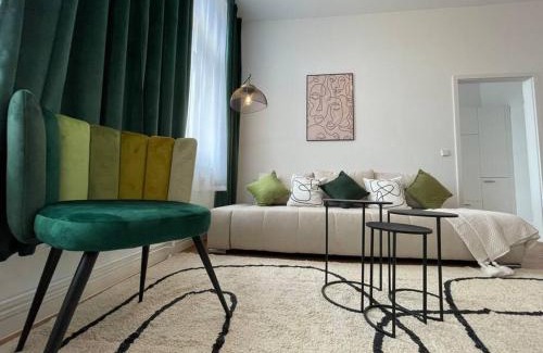 Bahnhofsviertel Apartment | LUCKY STAYS LS12 - Vollausstattung - Zentrum - große Küche - 2 Zimmer - Smart-TV