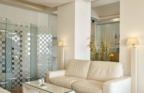 Chalcis Hotel | Lucy Hotel