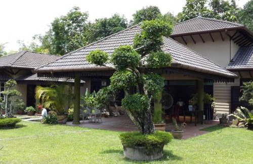 Kampung Tanjong Paoh Villa | Lui Farm Villa - Private Villa for Staycation & Retreat
