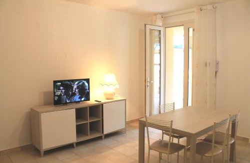 Marina di Castagneto Carducci Apartment | Luisa bilocale con giardino