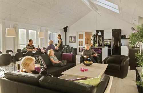 Vrist Strand House | Luksus-poolhus L21