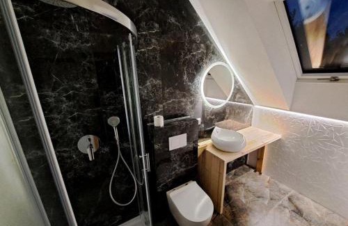 Płaska Villa | Luksusowy dom w sosnowym lesie