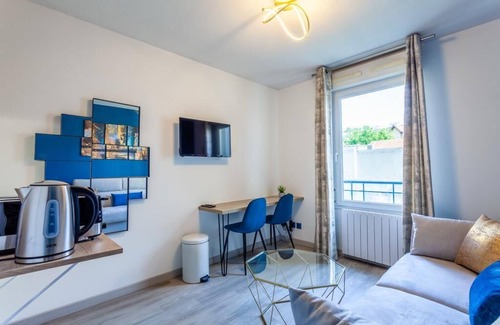 Jean Moulin - Marius Berliet Apartment | "Lumières", Centre Lyon, Université Lyon 3/Fac médecine, metro 200 m away, wifi