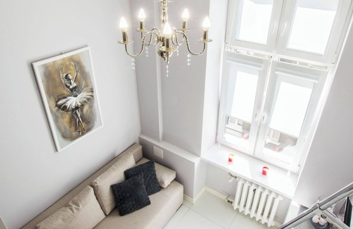 Srodmiescie Apartment | Lumina bright apart next to Fabryczna