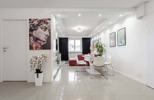 Ochota Apartment | Lumina spacious apart with 3 bedrooms