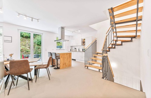 Offenburg House | LUMlFLATS: 4 Zimmer/E-Ladestation/Dachterrasse