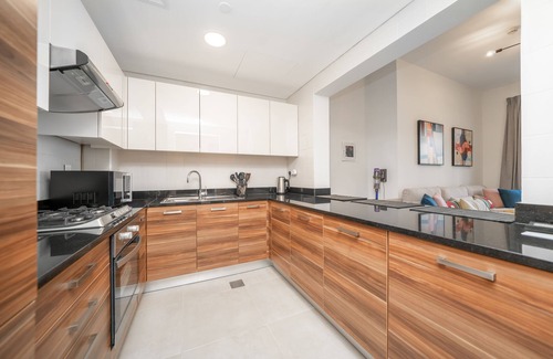 Dubai Marina Apartment | Luton Vacation Homes - Sparkle Towers