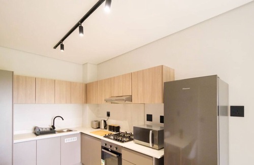 Greater Johannesburg Metropolitan Area Apartment | Lux Apartment with Views 91A