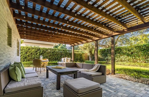 El Portal House | Lux gated and amazingly landscaped NEW Villa 4 bedrooms