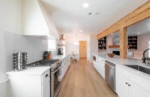 Richardson House | LUX, Pet-Friendly ~Richardson Home~