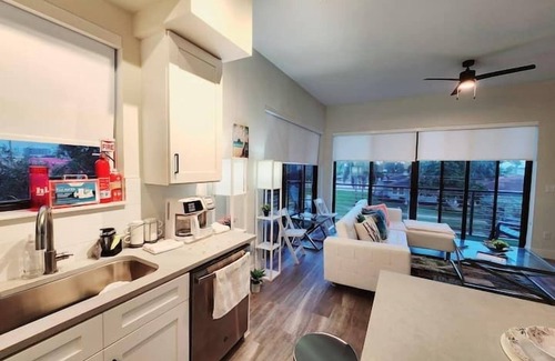 West Palm Beach Apartment | Lux place green Cozy 3 Beds 2rooms