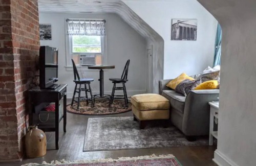 Norfolk Condo | Lux Suite w CAT 5 centrally located near town center, beaches and colleges