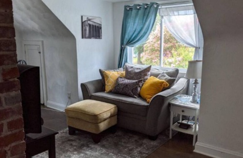 Norfolk Condo | Lux Suite w CAT 5 centrally located near town center, beaches and colleges