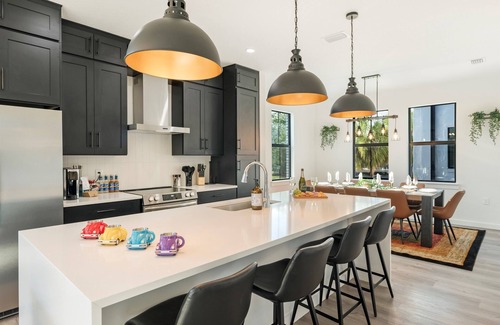 Tampa Heights House | Lux Townhouse, rooftop cinema with grill & popcorn