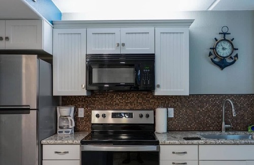 South Padre Island Apartment | Luxe 1 bedroom Walk to Beach Pool 1 Bedroom Home by RedAwning