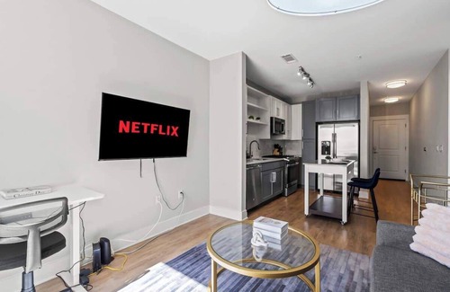 Charlotte Apartment | Luxe 1BR Suite Waverly Charlotte