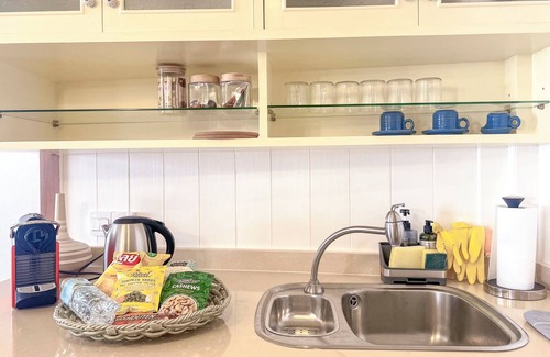 Nimman Apartment | Luxe 2 BR Apartment in Nimman Area. Cable TV and Fibre Internet