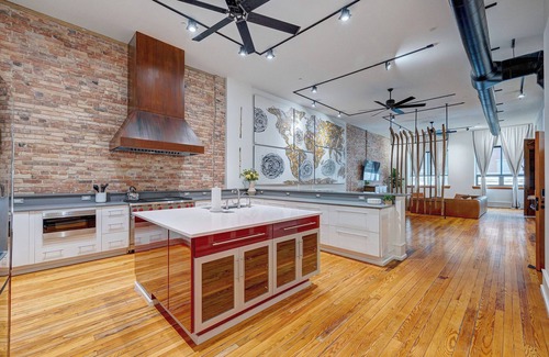 Wilmington Condo | Luxe 220, Unit 6 - Adjoining Pool Table Penthouse Suites