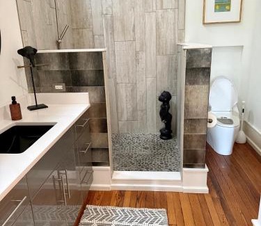 Downtown Wilmington House | Luxe 220, Unit 6 - Adjoining Pool Table Penthouse Suites