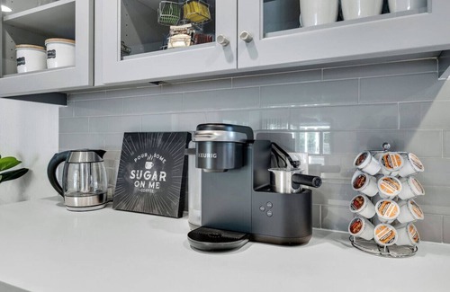 White Rock Hills House | Luxe 5BR -Pool/Firepit/Mini Golf near State Fair