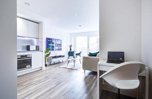 Royal Docks Apartment | Luxe Apartment by Excel