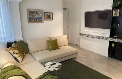 Freshwater Apartment | Luxe Beachfront Living at Freshwater - Relax & revive in style