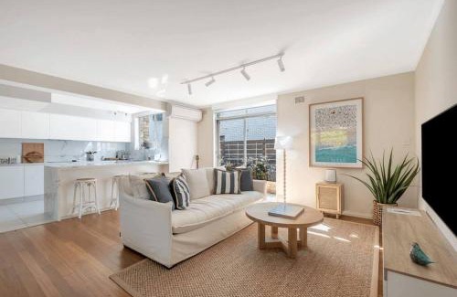 Mosman House | Luxe-Coastal Balmoral Townhouse