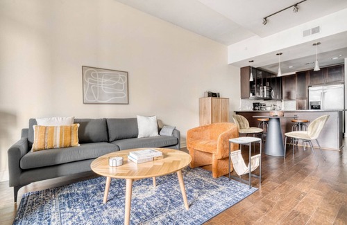 Waller Creek District Apartment | Luxe Downtown Austin 1BR w/Gym, Pool & W/D, nr Rainey St, by Blueground