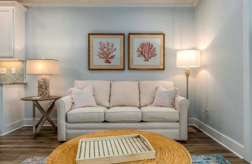 Indian Bay Apartment | Luxe Family Condo with Bay View in Dauphin Island!