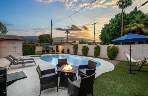 Papago Parkway House | Luxe Getaway Home W Heated Pool & Firepit