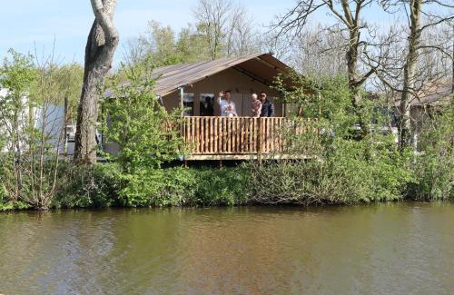 Wommels Other | Luxe glamping tenten aan het water