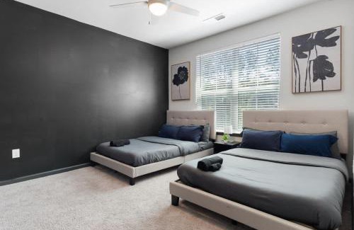 North Raleigh Apartment | Luxe King 2 Bedroom Suite in North Raleigh