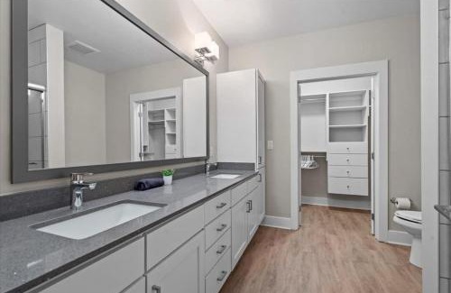 Charlotte Apartment | Luxe King 2BR Suite in Waverly Charlotte