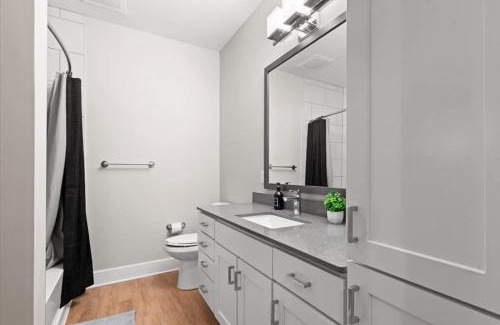 Charlotte Apartment | Luxe King 2BR Suite in Waverly Charlotte