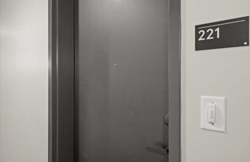 Charlotte Apartment | Luxe King 2BR Suite in South End Charlotte