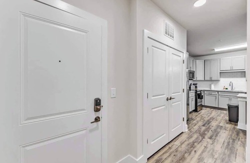 Hayes Apartment | Luxe King 3BR Suite Mins to Downtown Durham!