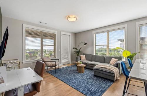 Charlotte Apartment | Luxe King 3BR Suite Waverly Charlotte