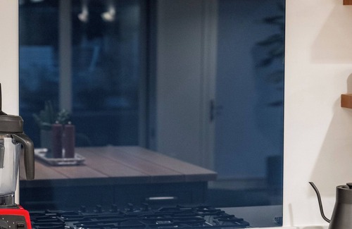 Wallingford House | Luxe King Suite + Steps 2 Lake Union + Chef's Kitchen