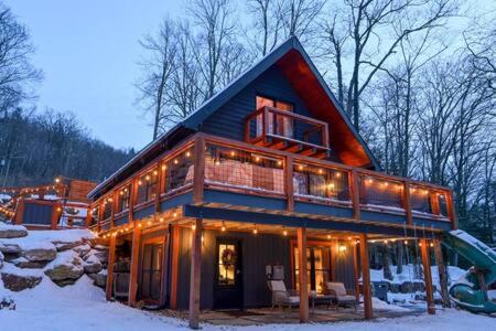 Oakland House | Luxe Lake View 4BR Cabin with Hot Tub Outdoor Fun