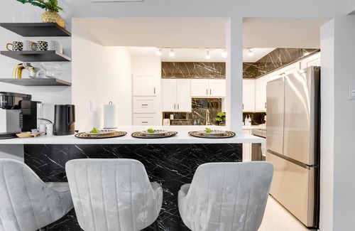 Oak Lawn Condo | Luxe + Modern Dallas Condo: 2 Mi to Highland Park!