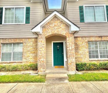 Chinatown House | Luxe Oasis Chateau Entire Home HTX NRG Med Center Chinatown