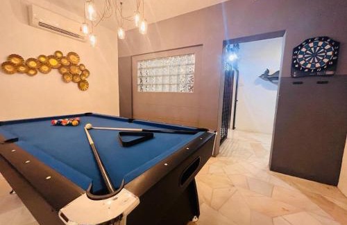 Masjid Villa | Luxe Ori-ental Villa by StayCo- 4K HD Cinema & KTV, PS5 & BBQ