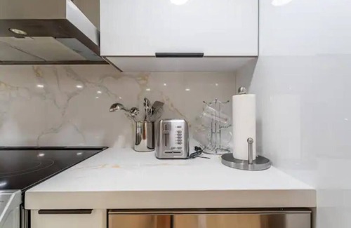 Huntington Apartment | Luxe Provincial Style Studio w/Patio & Parking
