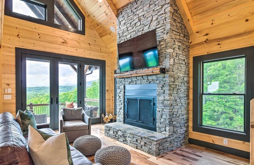 Nebo House | Luxe Retreat w/ Mtn View < 5 Mi to Lake James