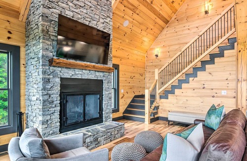 Nebo House | Luxe Retreat w/ Mtn View < 5 Mi to Lake James