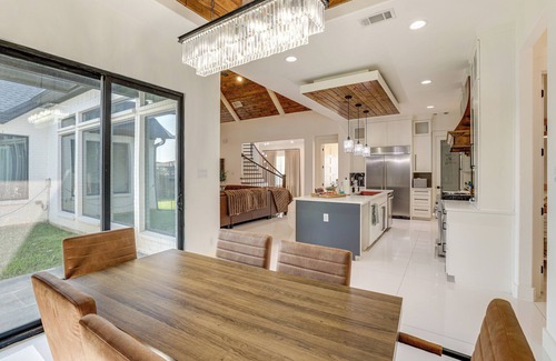 Waxahachie House | Luxe Retreat w/Patio & Fenced Yard in Waxahachie!