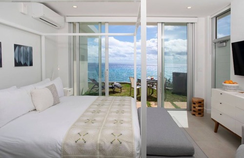 Paget Villa | Luxe Stand-Alone Cottage with OCEANFRONT Views!